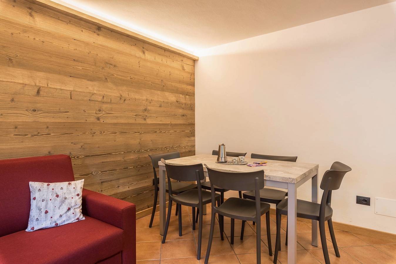 Entire apartment, Apartment 'Betites 1' with Mountain View, Shared Garden and Wi-Fi in Canazei, Dolomiti Superski
