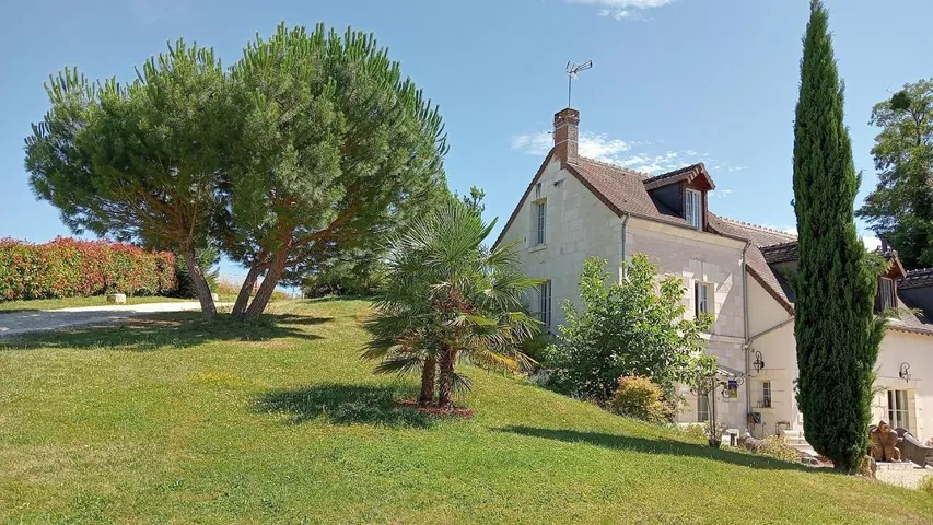 Casa de huéspuedes para 3 personas, con terraza además de jacuzzi y jardín - 1