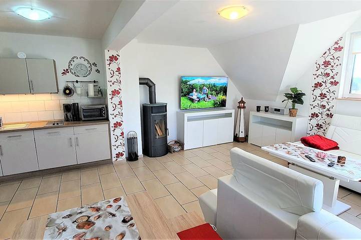Ferienwohnung für 5 Personen, mit Whirlpool und Terrasse sowie Garten und Pool