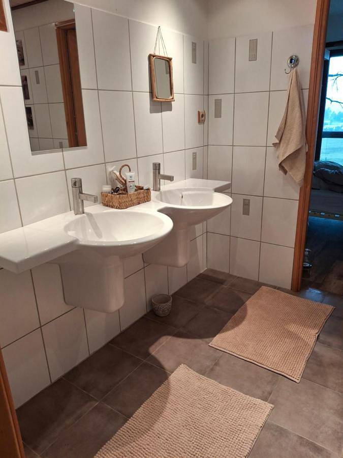 Location de vacances pour 4 personnes, avec piscine et jardin ainsi que terrasse et vue, animaux acceptés à Laval-Pradel - 3