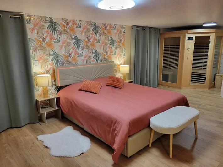 Gîte pour 2 personnes, avec jacuzzi ainsi que jardin et sauna à Gagnac-sur-Cère - 2