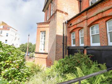 Gîte pour 3 personnes, avec jardin à Hastings