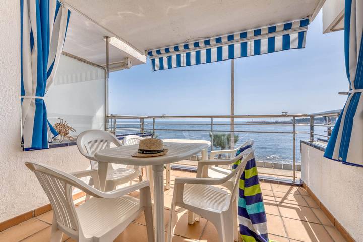 Ferienwohnung für 6 Personen, mit Ausblick und Garten sowie Pool und Terrasse in l'Escala - 2