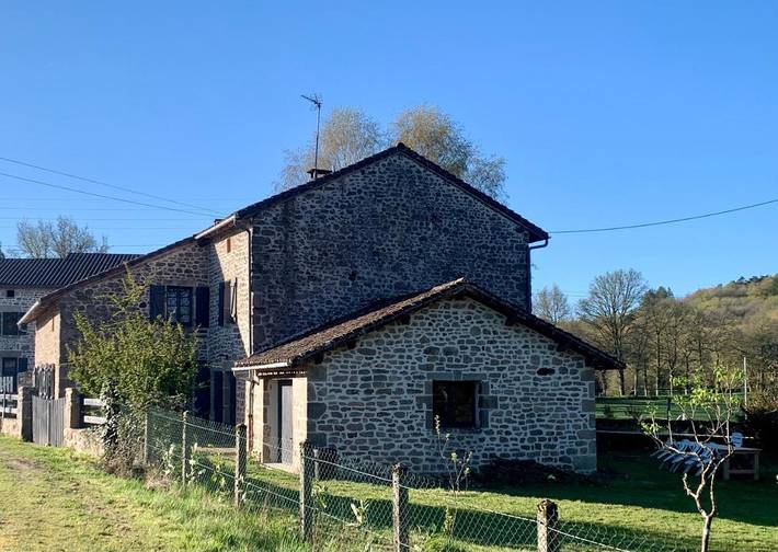Location de vacances pour 8 personnes, avec Terrasse ainsi que Jardin et Vue à Compreignac - 3