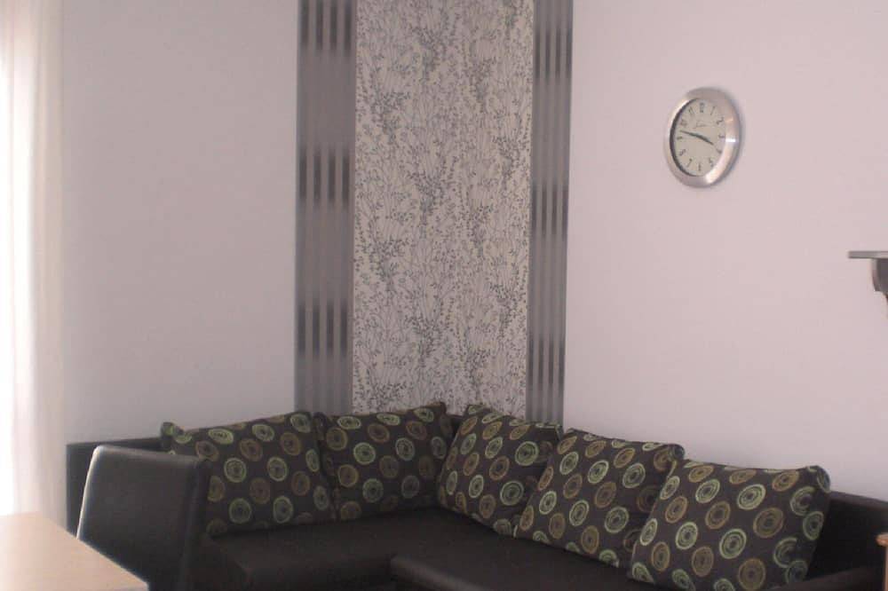 Entire apartment, Apartment 207 with approx. 60 square meters is suitable for 2 - 6 persons. in Gardola, Tignale