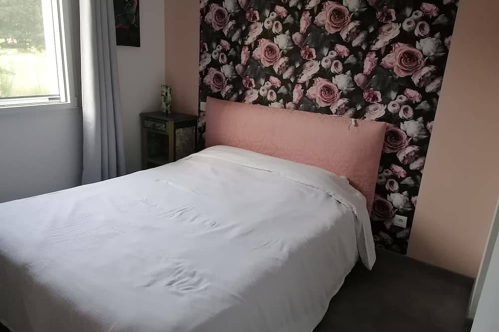 La chambre des roses in Saint-Paul-en-Born, Côte d’Argent