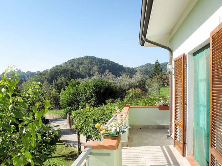 Agriturismo per 4 persone, con piscina e giardino in Versilia