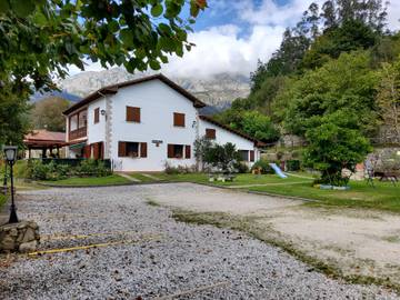 Casas E Apartamentos De Temporada para 13 Pessoas em Peñamellera Alta, Sierra del Cuera, Foto 1
