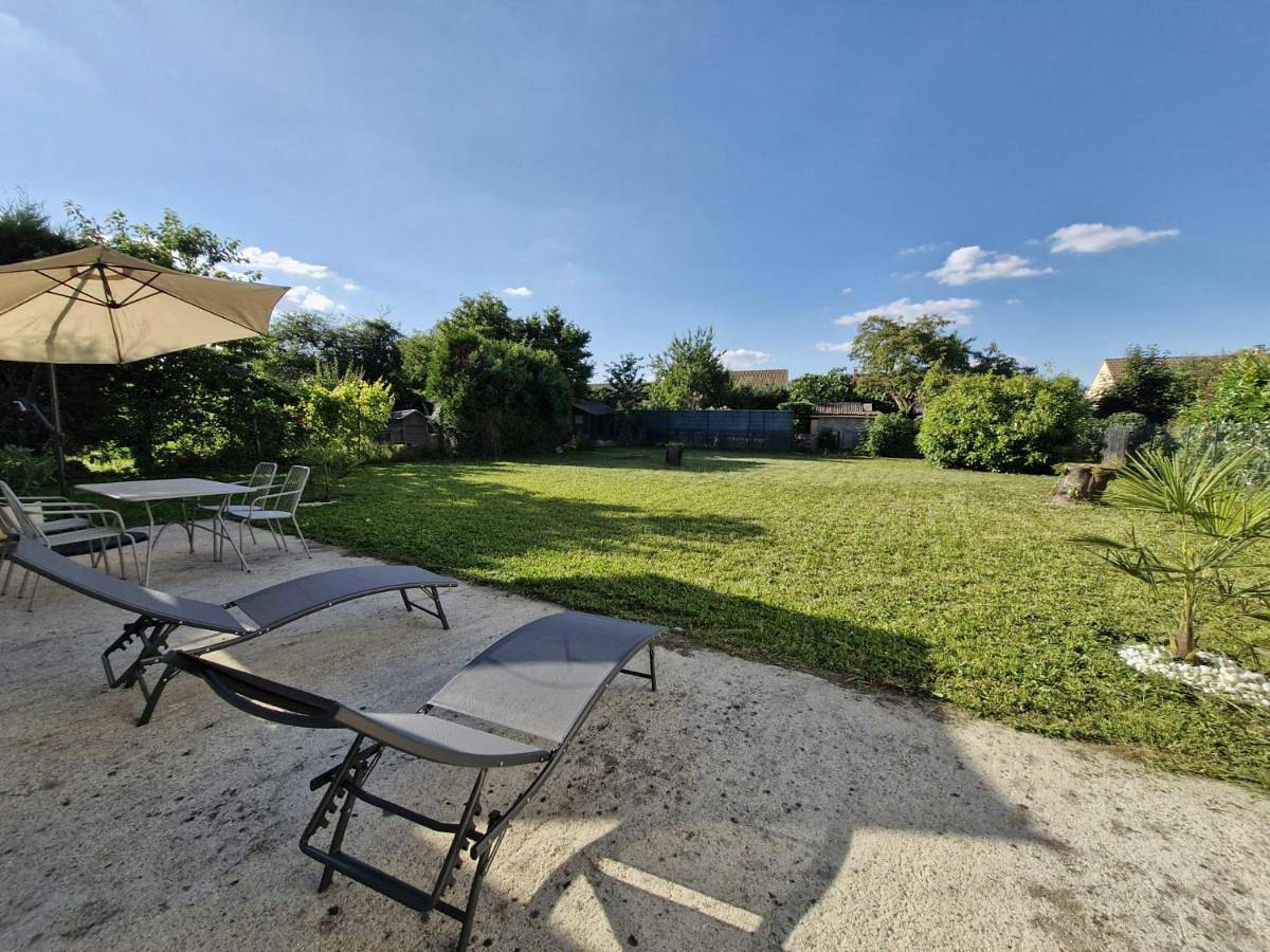 Two-Bedroom House in Chevannes (Essonne), Parc naturel régional du Gâtinais français