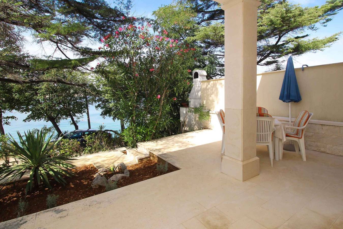 Apartamento vacacional entero, Apartamento vacacional A 20 metros de la playa con vistas al mar  in Silo (Krk), Krk (isla)