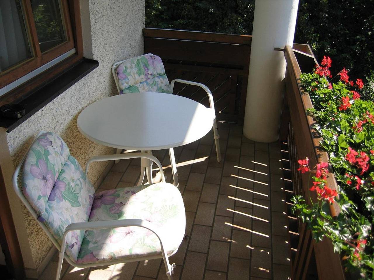 Appartementhaus Stephanie - 1-Zimmer-Appartement 3 und 103 (27qm) mit Balkon und Küchenzeile in Bad Füssing, Bayerische Golf und Thermenland