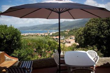 Villa pour 6 personnes, avec jardin et piscine à Propriano
