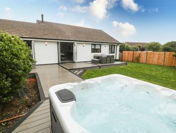 Cottage for 6 People in Cemaes, Isle of Anglesey, Photo 1