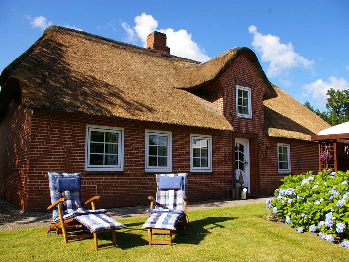 Ferienhaus für 8 Personen, mit Terrasse und Garten in Südtondern