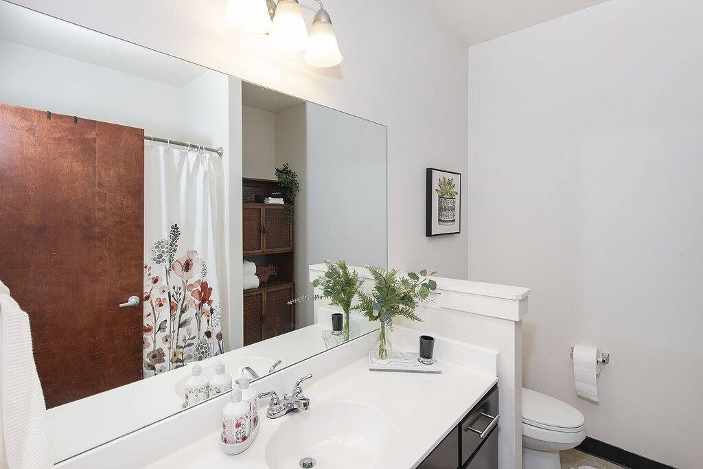 2Br Central Loft w/ Garage, near Ncr & Downtown in Lexington, Kentucky