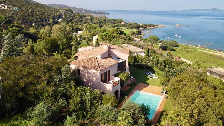 Location de vacances pour 10 personnes, avec piscine ainsi que jardin et vue dans Portigliolo - 2