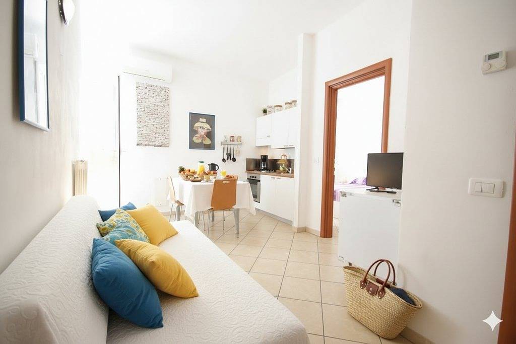 Appartamento intero, Bilocale a 100m dalle spiagge di sabbia | Ap65 in Porto Maurizio, Imperia