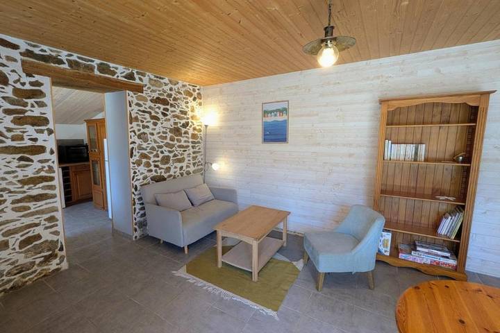 Location de vacances pour 5 personnes, avec terrasse à La Chaize-Giraud - 4