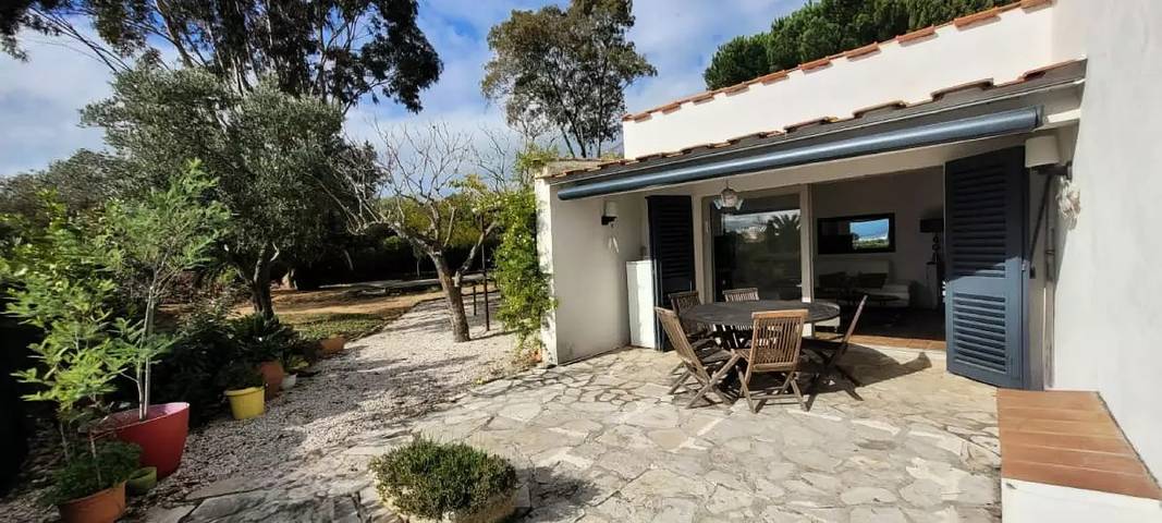 Villa für 6 Personen, mit Pool und Ausblick sowie Garten in Grimaud