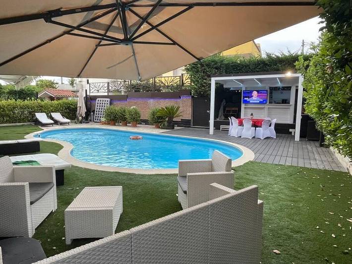 Appartamento per 4 persone, con Idromassaggio e Piscina a Spoltore