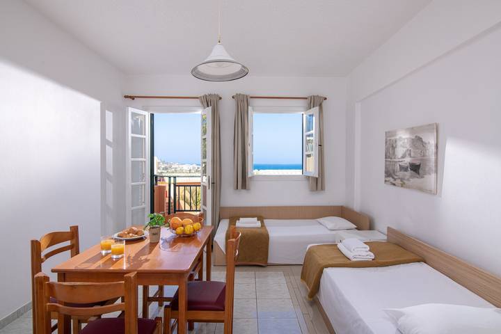 Ferienwohnung für 4 Personen, mit Meerblick und Balkon/Terrasse in Limenas Chersonisou