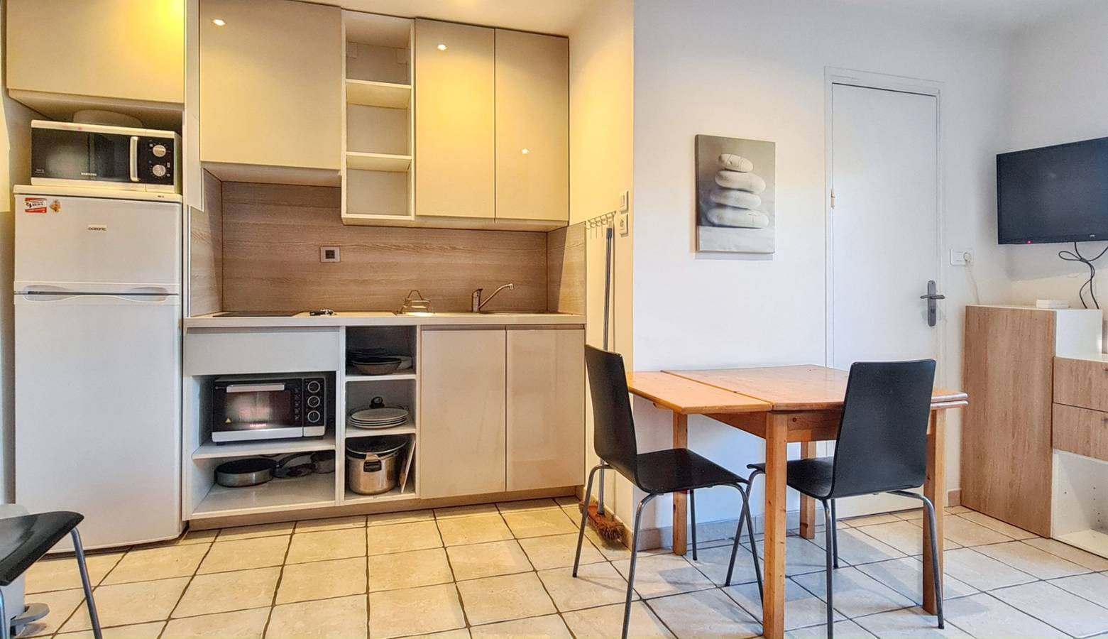 Studio entier, Studio charmant à Hyères, 20 m², jardin et parking privé in La Bergerie, Hyeres