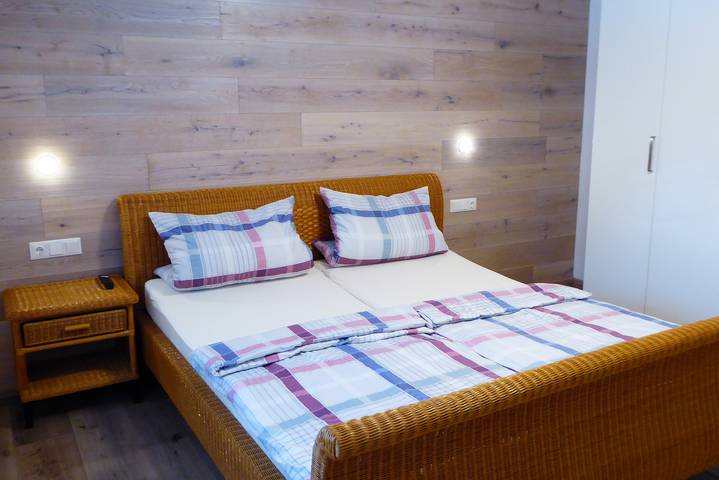 Ganze Ferienwohnung, Ferienwohnung am Bacherl - gemütliche Ferienwohnung 48qm, barrierefrei mit Terrasse in Surberg, Landkreis Traunstein