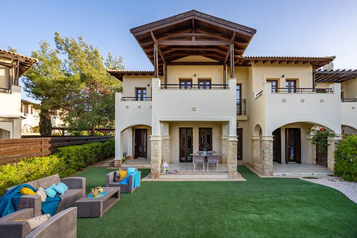 Holiday rental for 4 people, with terrace and garden in Aphrodite Hills