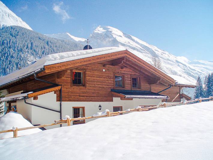 Chalet für 10 Personen, mit Ausblick und Sauna sowie Terrasse in Tux