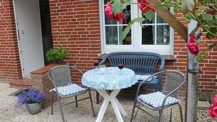 Ferienhaus für 3 Personen, mit Terrasse und Garten in Emden