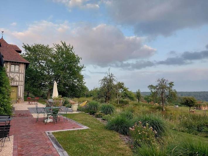 Location de vacances pour 8 personnes, avec vue et jardin à Hermival-les-Vaux - 3