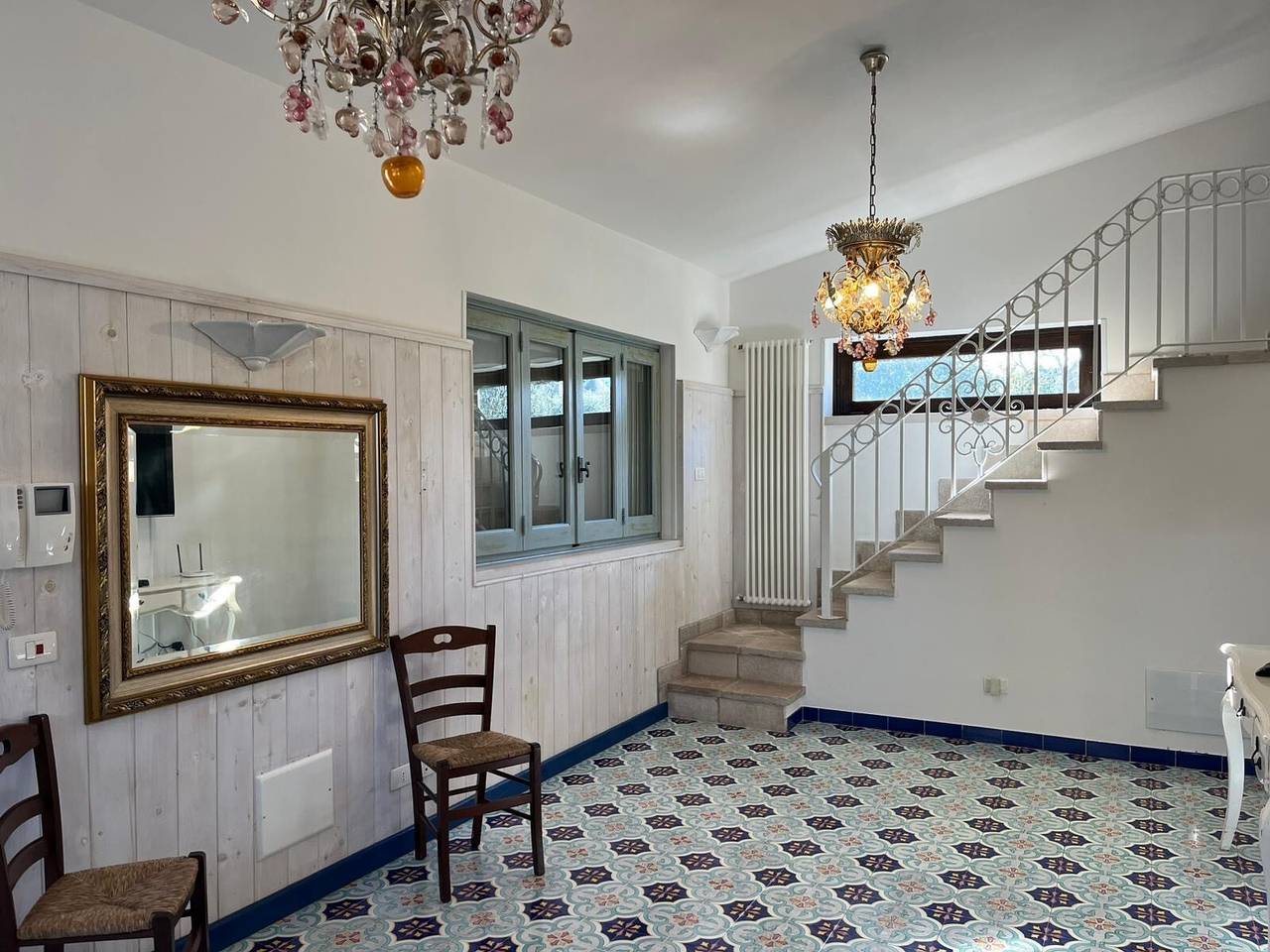 Villa 'La Mansarda di Cecè' con piscina condivisa, Wi-Fi e aria condizionata in Cisternino, Salento