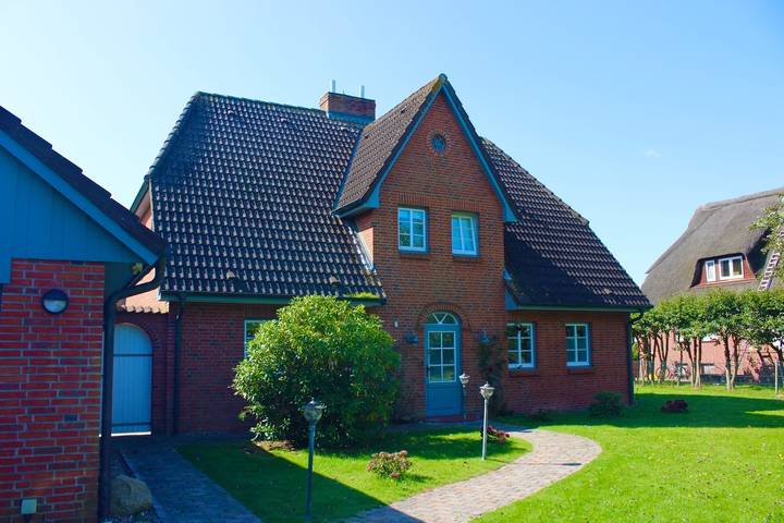 Ferienhaus für 4 Personen, mit Sauna und Terrasse sowie Garten, mit Haustier in Utersum