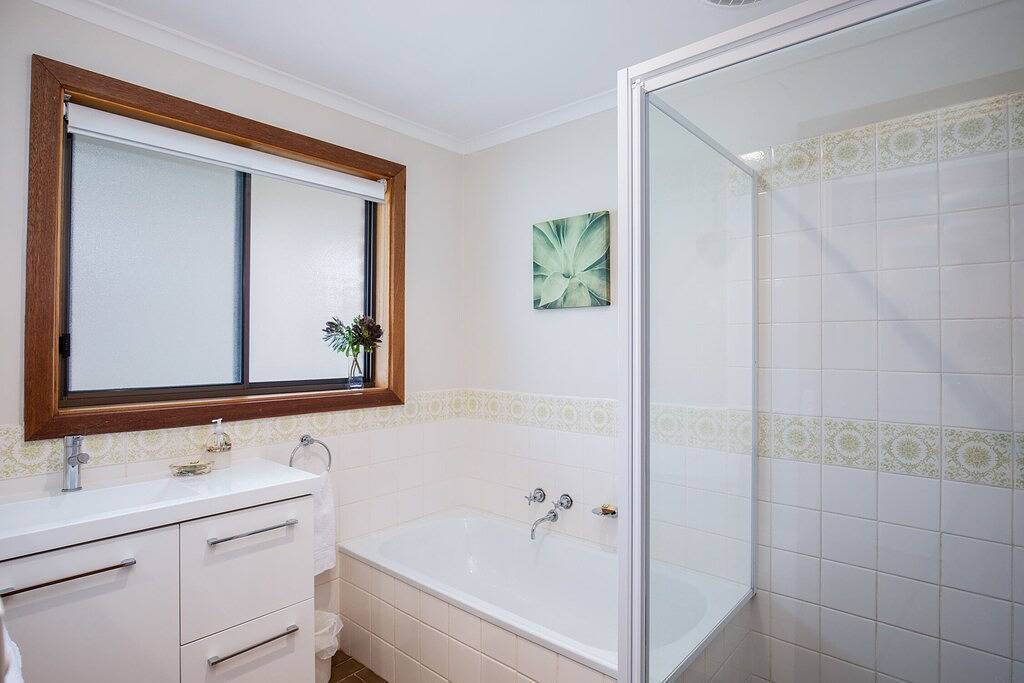 Entspannen Sie sich auf Ryan @ Robe - 100 m zu Cafés, Geschäften und Strand ... Wifi in Robe, South Australia