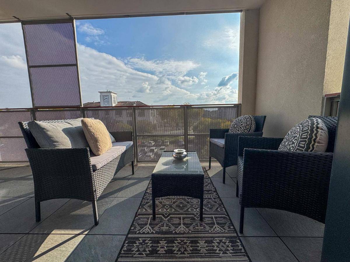 Appartement entier, Two-Bedroom Apartment in Décines-Charpieu, Lyon et ses environs