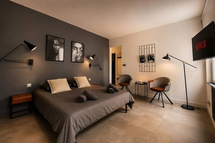Entire apartment, L'atelier du Photographe - 5 min Plage / Centre Ville - Design & Confort ! in Saint-Martin-du-Littoral, Le Havre region