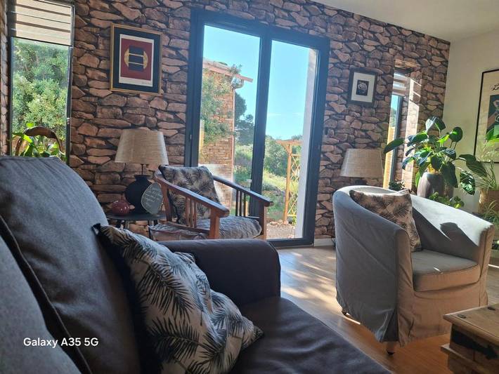 Location de vacances pour 8 personnes, avec jardin ainsi que vue et piscine à Mourèze - 2