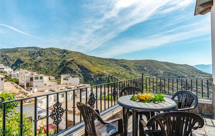 Paraíso junto a la piscina: Apartamento de 65 m2 con aparcamiento y terraza in Mecina Bombarón, Alpujarra de la Sierra