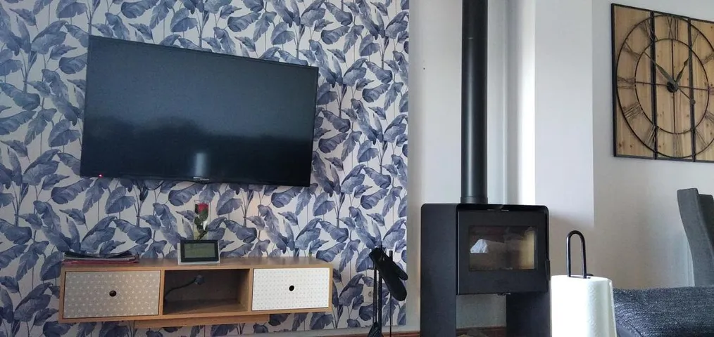 Apartamento de vacaciones para 6 personas, con vistas además de piscina y jardín - 1