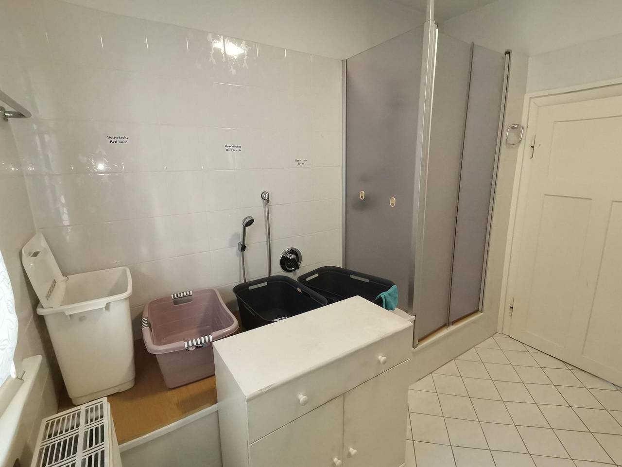 Ganze Ferienwohnung, Haus der Könige - Doppel- und Einzelbettzimmer (Dg rechts) in Wietzendorf, Landkreis Heidekreis