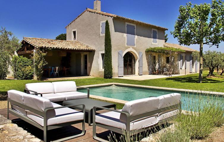 Ferienhaus für 10 Personen, mit Terrasse und Pool