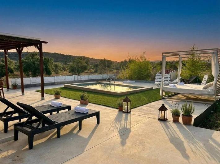 Villa für 6 Personen, mit Ausblick und Garten sowie Pool - 1