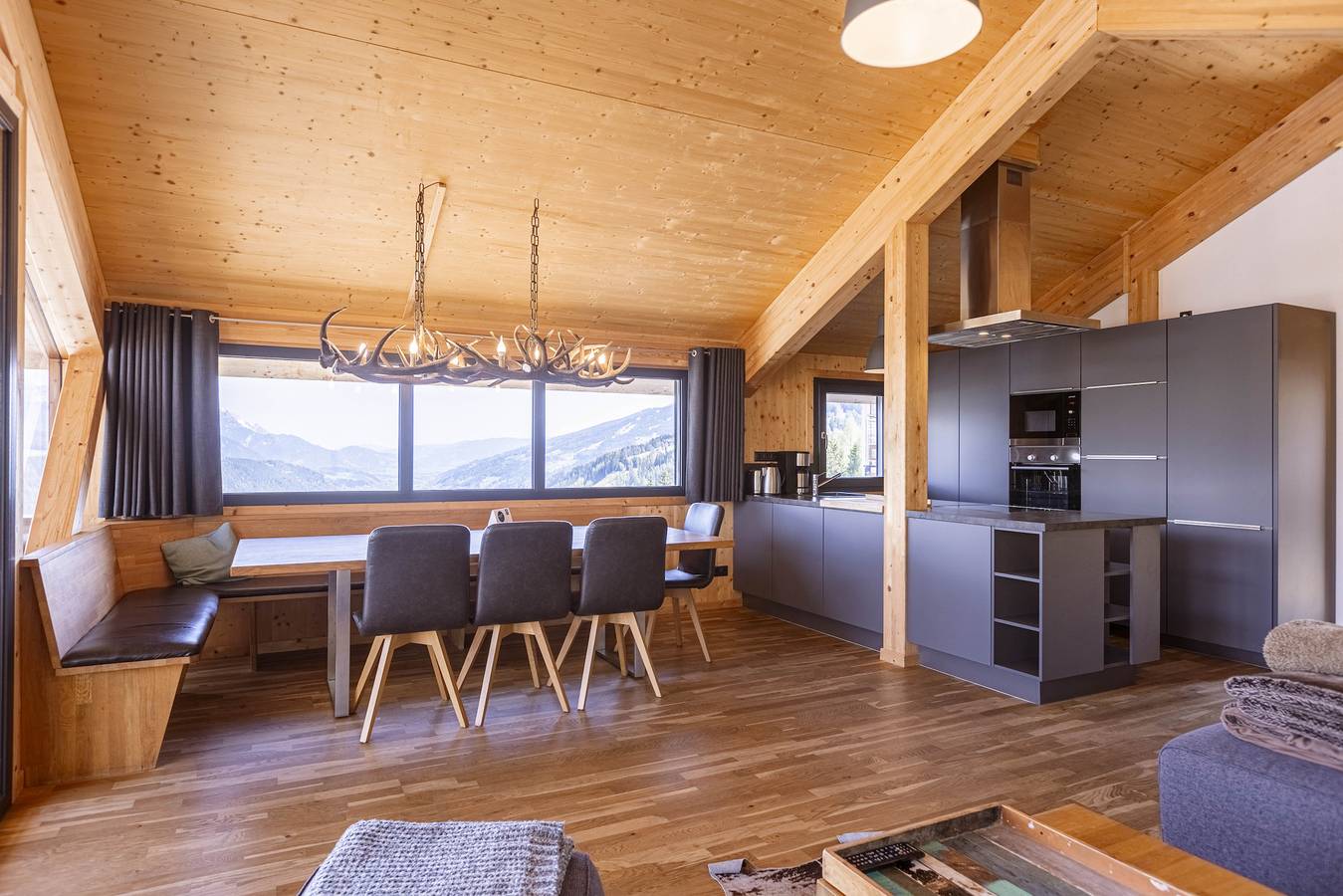 Superior Chalet # 03 mit Sauna & Whirlwanne innen in Pichl-Preunegg, Schladming-Dachstein