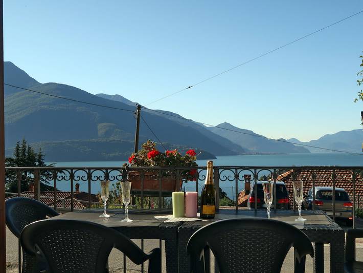 Ferienwohnung für 4 Personen, mit Balkon und Seeblick sowie Garten am Comer See - 3