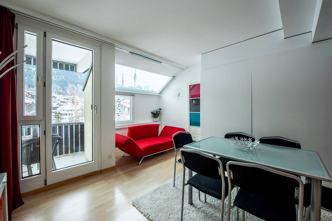 Entire apartment, 1.5 Zimmer Wohnung für 1 - 5 Personen mit schöner Aussicht auf den Piz Mitgel in Surses, Oberhalbstein Alps