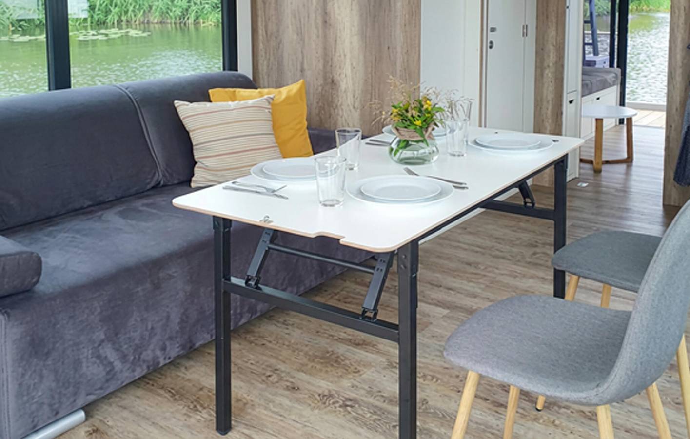 Hausboot am Flussufer mit Terrasse, Parkplatz und Angelmöglichkeiten in Pritzerbe, Havelsee