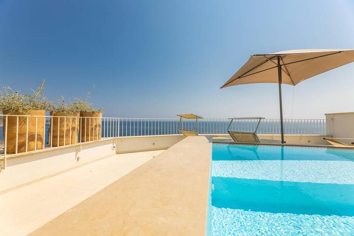 Casa vacanza per 5 persone, con panorama e terrazza in Diso