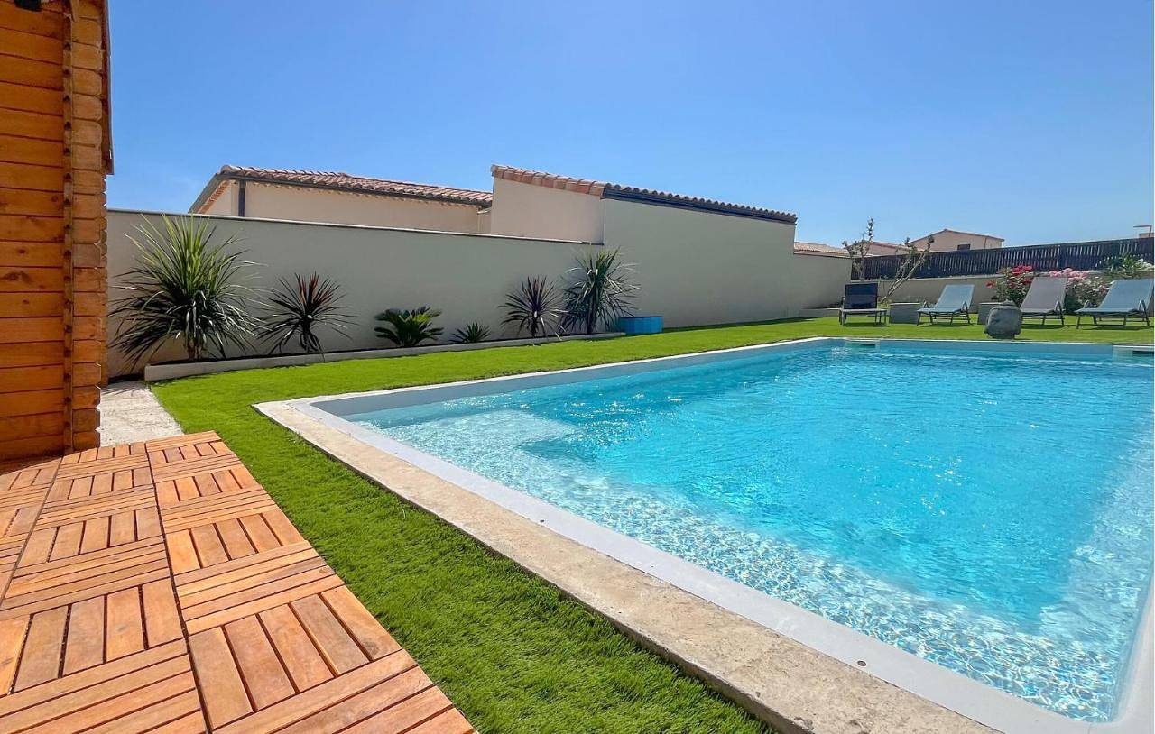 Amazing Home In Saint-Paulet-De-Caisso in Saint-Paulet-de-Caisson, Région de Nîmes