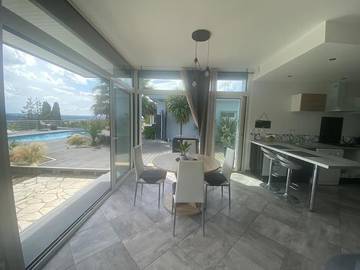 Location de vacances pour 3 personnes, avec jardin ainsi que jacuzzi et piscine à La Réole