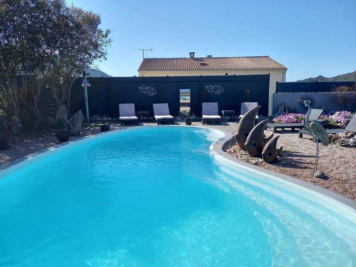 Location de vacances pour 2 personnes, avec piscine ainsi que jardin et vue à Alata - 4